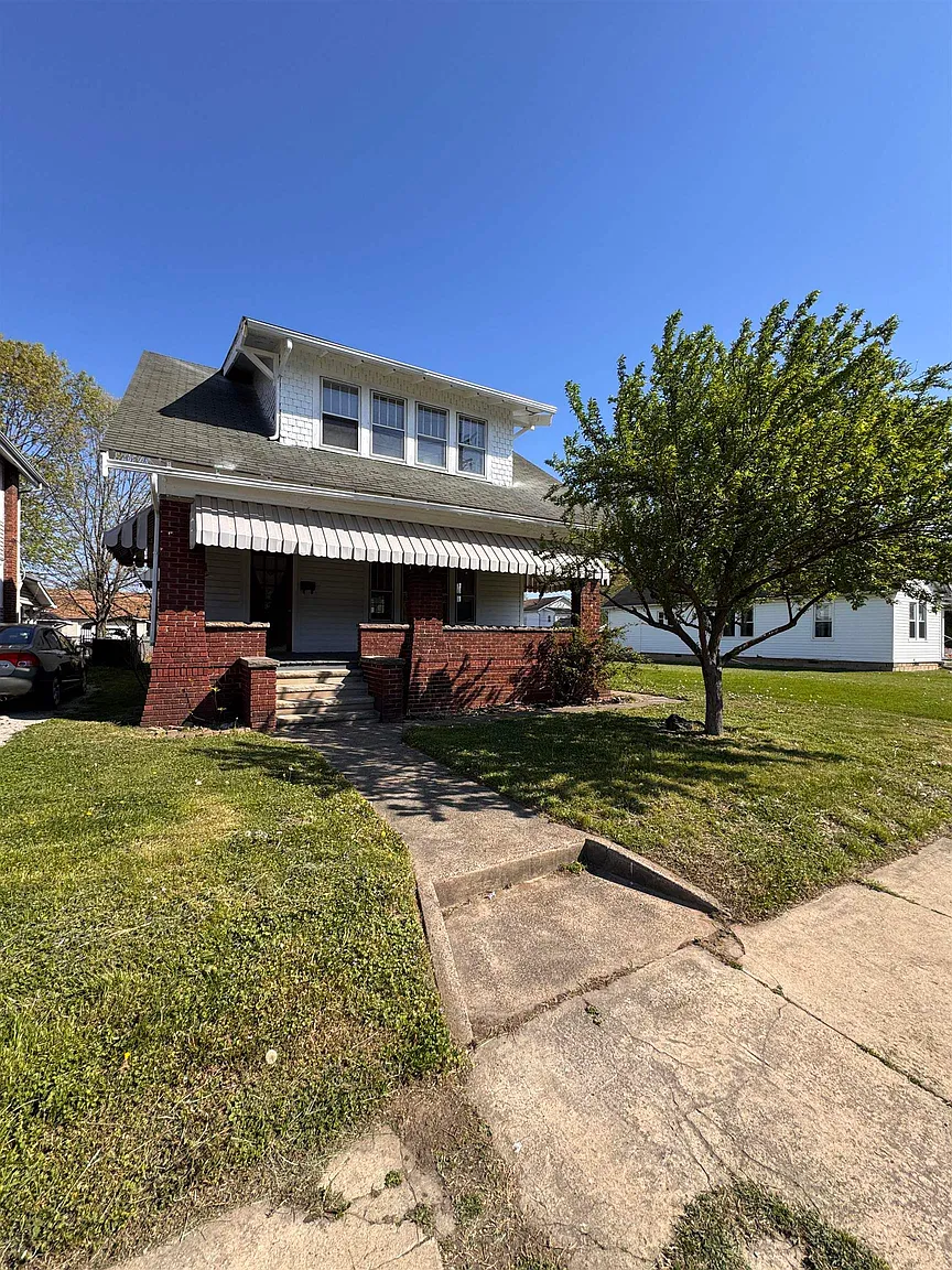 2926 5th Ave photo 1