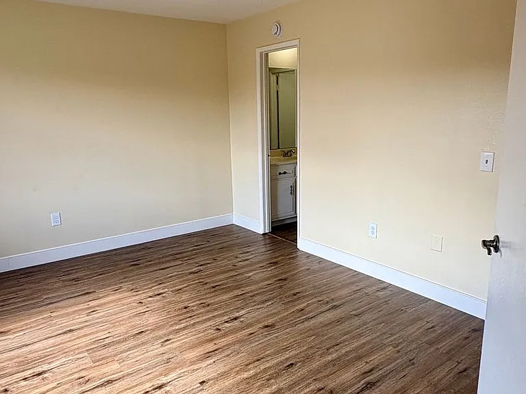 43275 Hacienda St — Photo 13