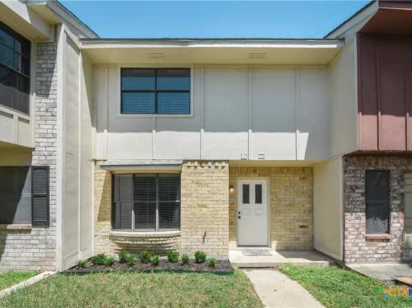 207 Palmwood Dr APT 2, Victoria, TX 77901