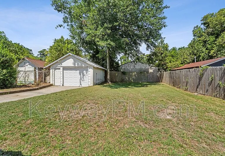 1315 Merry St — Photo 17