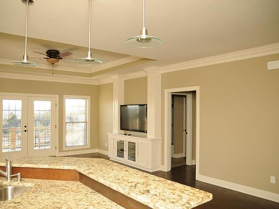 5th image of 15 Village Ct