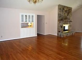 260 Shoreline Dr, Alexander City, AL 35010