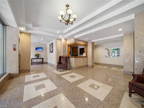 3rd image of 55 Elm Dr W #611