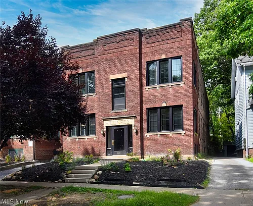 2272 Grandview Ave #2 Photo 1