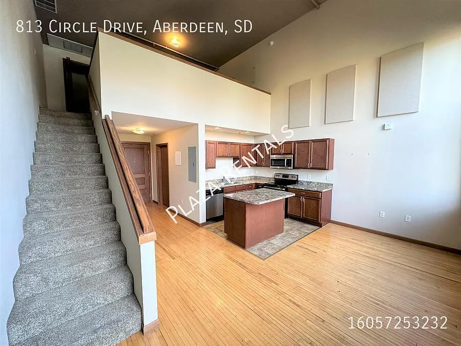 214 Kline St S #20