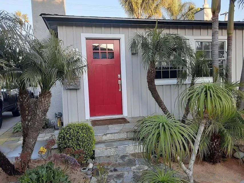 3 bed, 2.0 bath, 1290 sqft, $5,800 — Photo 3