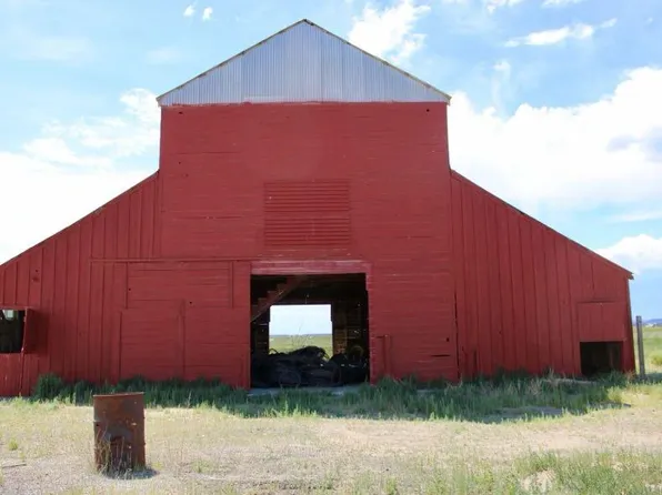 91151 Rolfs Point Ln, Christmas Valley, OR 97641