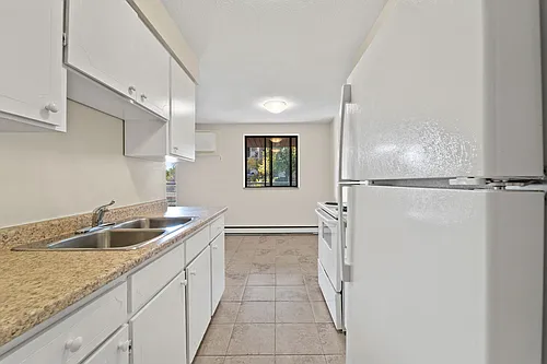 3262 Sandwich St Photo 1