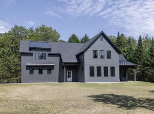 30 Cortland Rd, Freeport, ME 04032