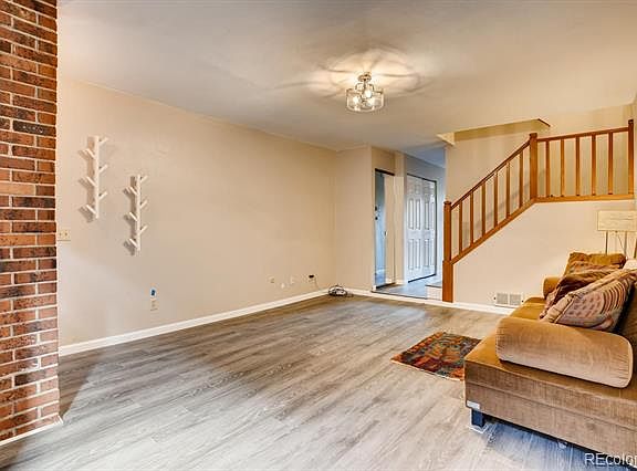 5th image of 899 N Pearl St APT 20