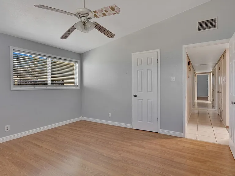 3524 W Shandon Ave — Photo 8