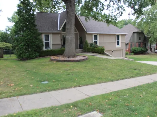 11807 W 99th Pl, Overland Park, KS 66214