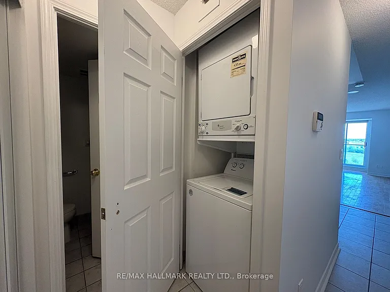 11 Oneida Cres #708 — Photo 5