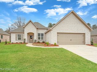 207 Anderson Oaks Dr, Pearl, MS 39208