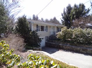 121 Barrett Hill Rd, Carmel, NY 10512