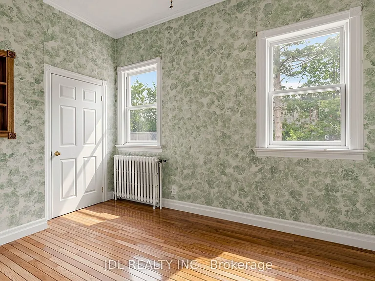100 Roxborough Rd — Photo 16