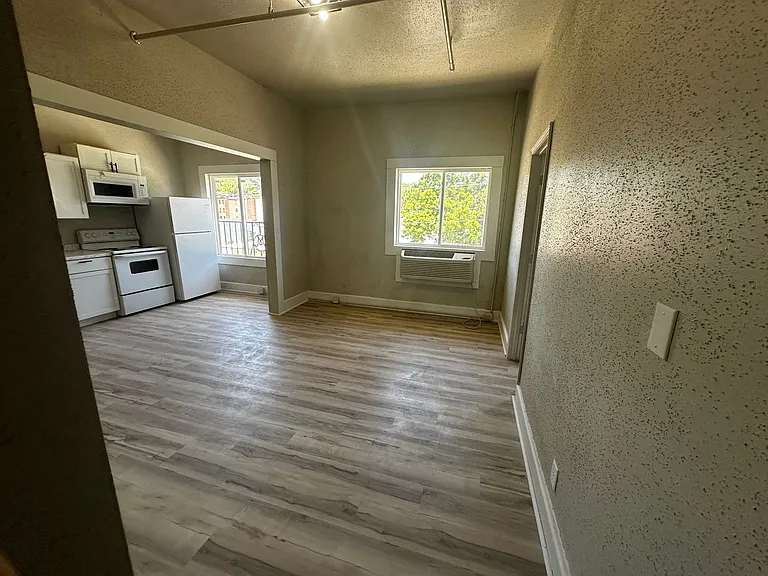 1302 Faraon St — Photo 12