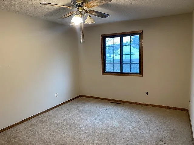 2349 Cottage Dr — Photo 4