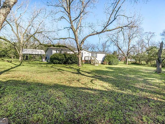 2nd image of 575 Grovania Rd