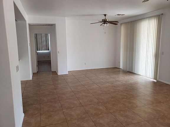 3rd image of 844 W Caroline Ln