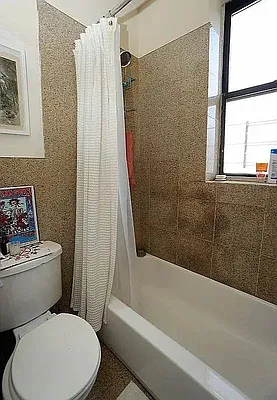 Rented by Universal Realty Group | media 6