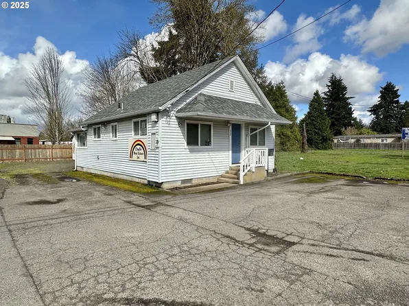 83 Swain Ln, Eugene, OR 97404