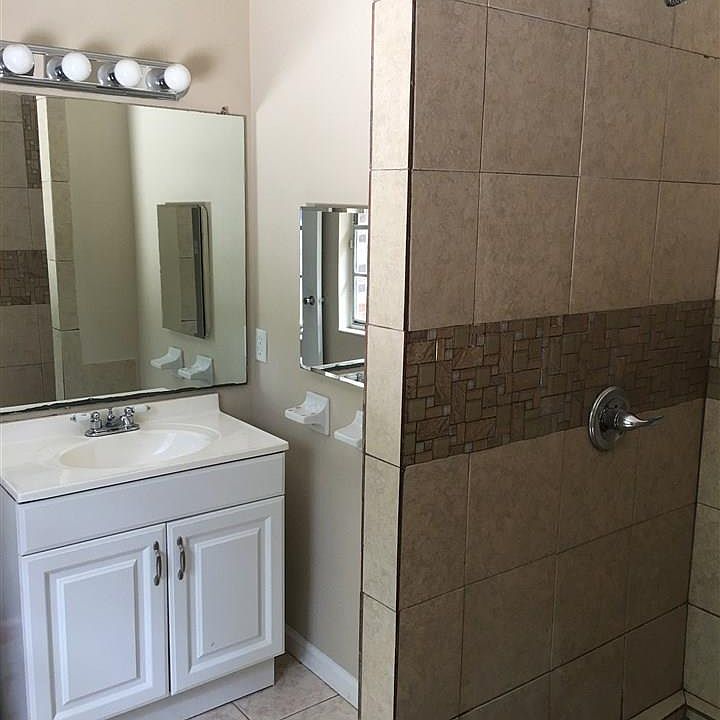 2nd image of 325 NE 22nd Ter