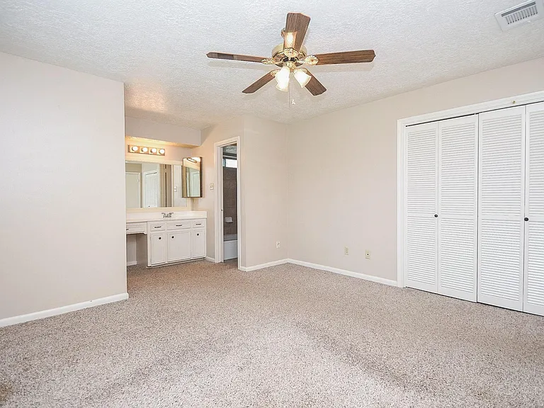 2113 Georgetown St — Photo 17