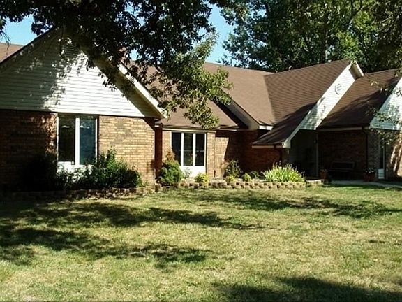 2nd image of 6727 N Red Oak Pl