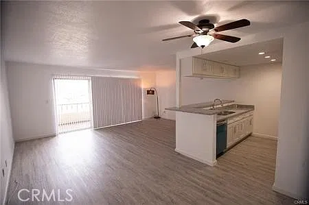 420 Redondo Ave — Photo 4