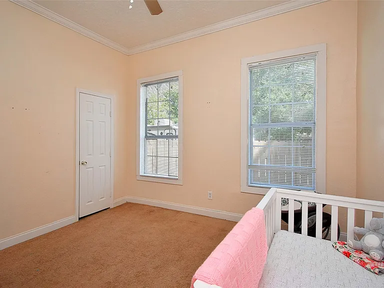 504 Green St — Photo 11