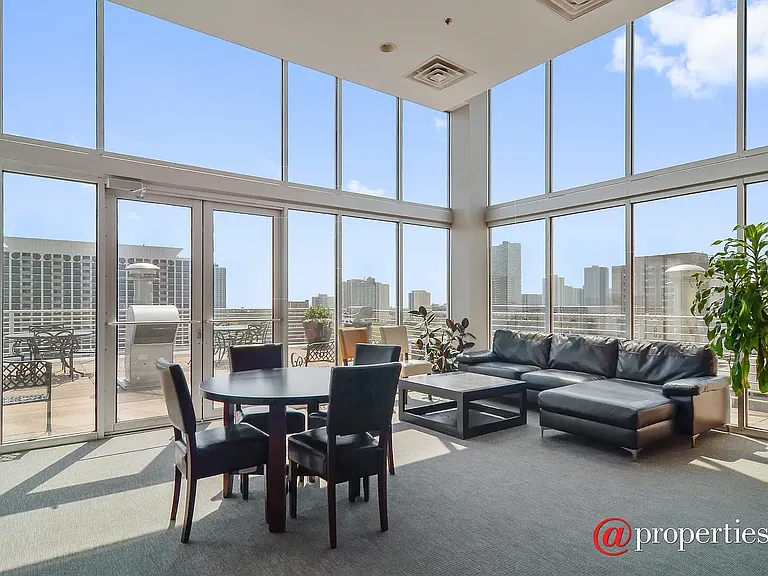 4350 N Broadway St — Photo 18