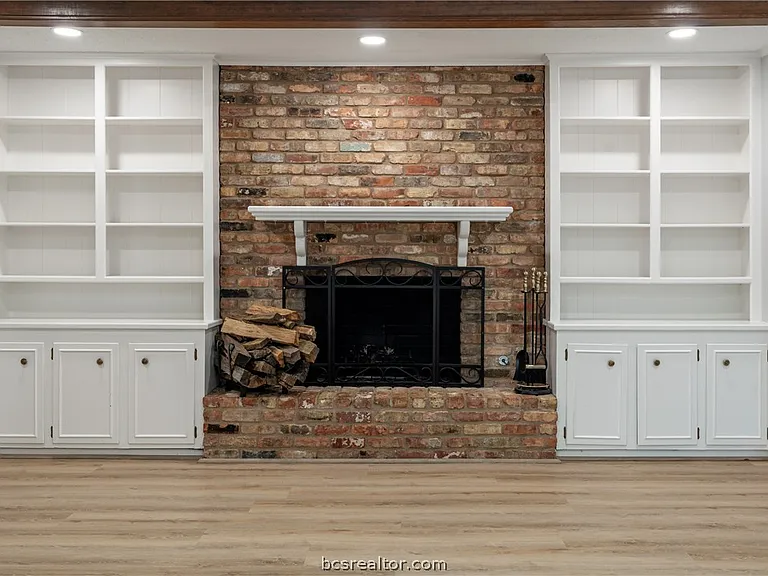 3705 Holly Dr — Photo 8