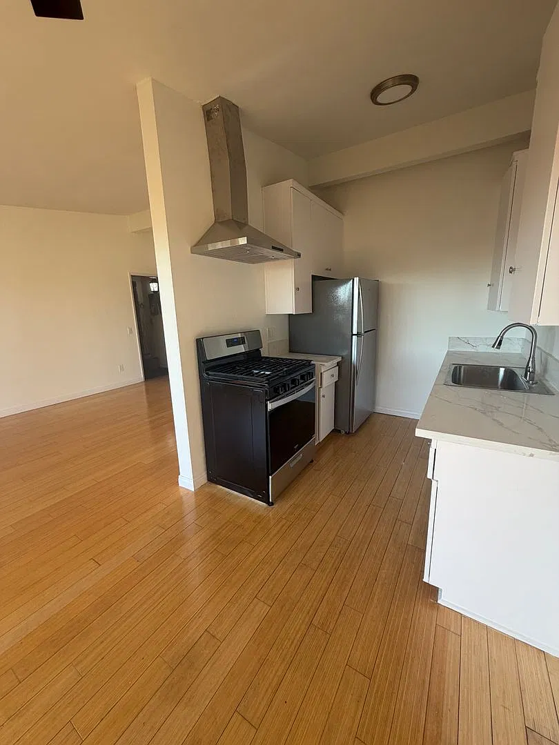 1326 N Flores Street — Photo 4