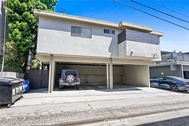 1237 Amherst Ave #8 — Photo 4