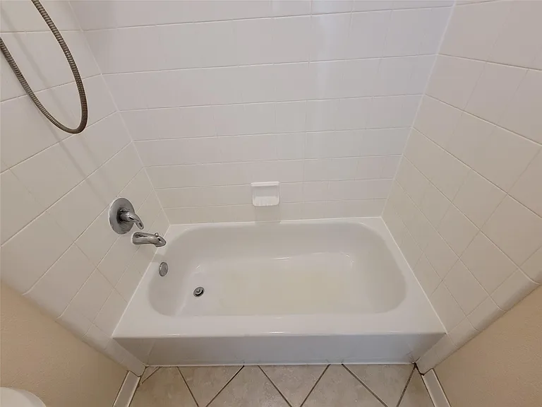 2622 Katie Harbor Dr — Photo 17