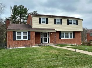 1459 Laurel Dr, Pittsburgh, PA