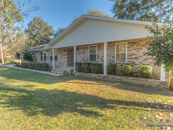 3rd image of 425 Marion Dr