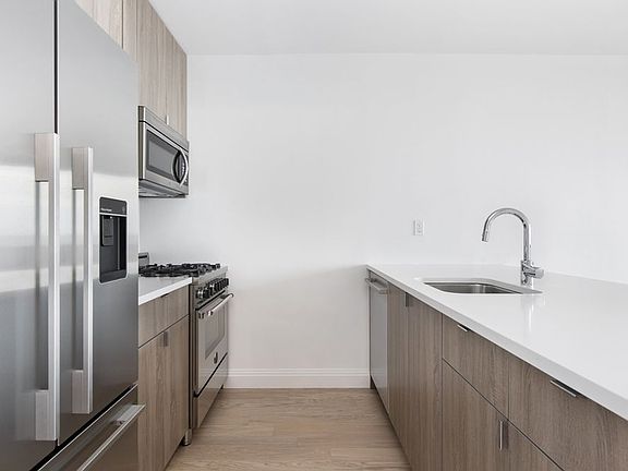 3rd image of 345 E 94th St APT 14B
