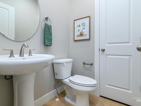 4th image of 2650 Laidlaw Dr