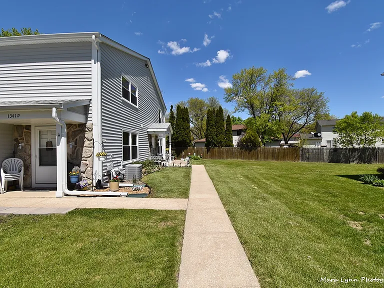 1341 N Glen Cir #D — Photo 1