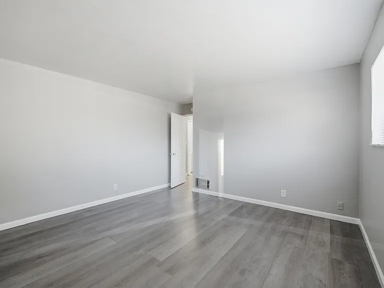 340 Industrial Parkway — Photo 18