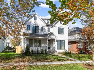 1816 Walnut Ave, Wilmette, IL 60091