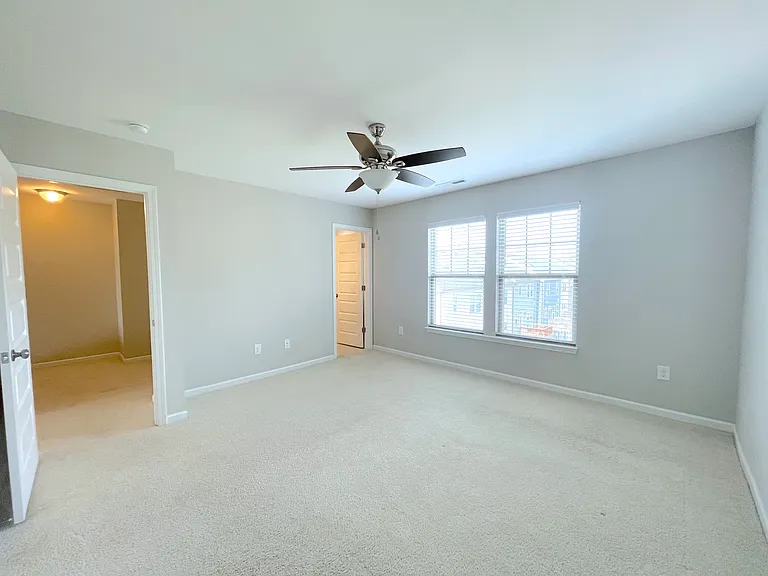 825 Grafton Peak Ln — Photo 9