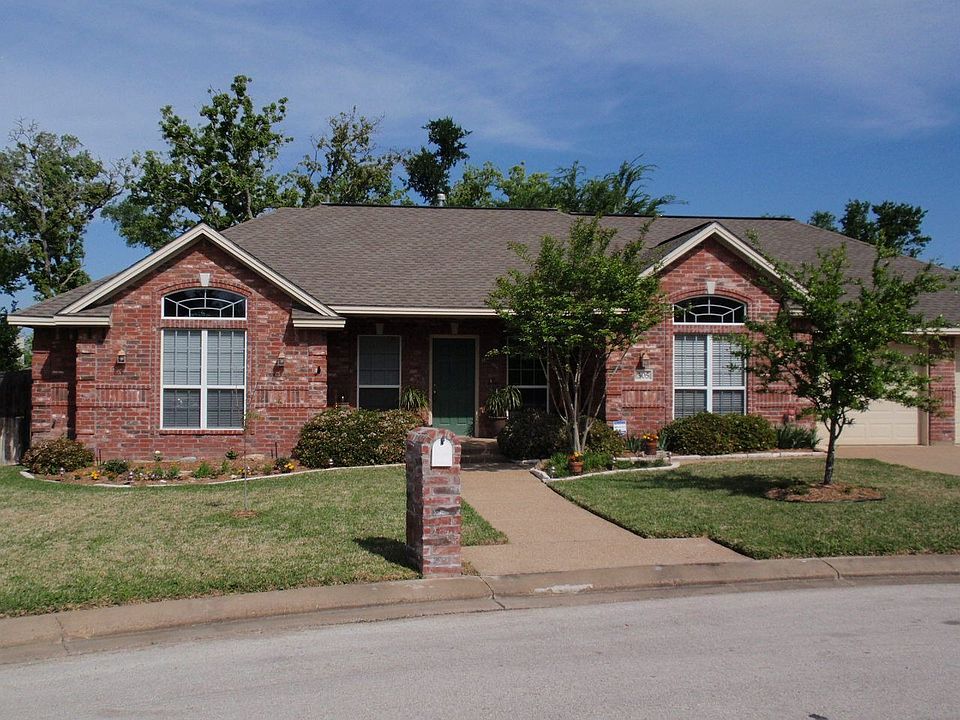 1st image of 305 Stone Cove Ct