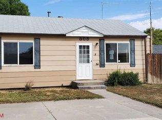 805 S 6th St, Worland, WY 82401