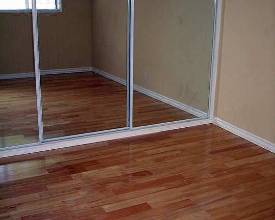 4th image of 1093 S Orange Dr