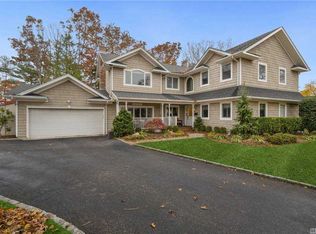 6 Long Bow Ct, Commack, NY 11725