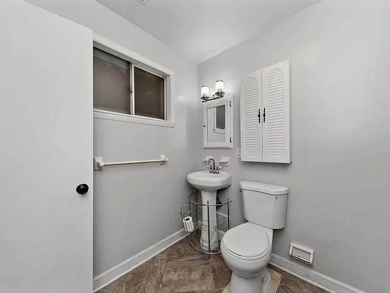 11 Lawndale Ave — Photo 14