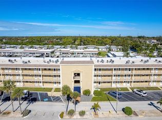 1 Boca Ciega Point Blvd APT 113, Saint Petersburg, FL 33708